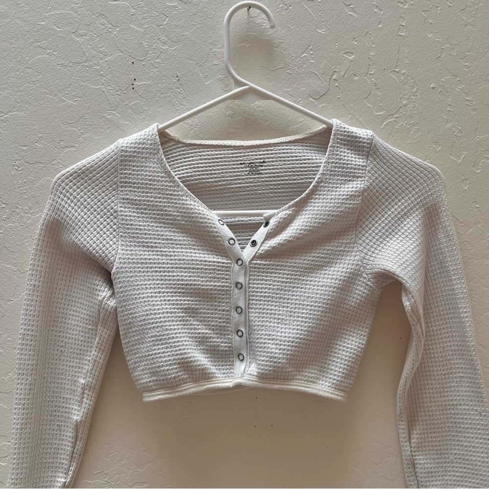 🤍 URBAN OUTFITTERS CROPPED LONG SLEEVE